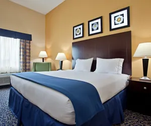 Photo 3 - Holiday Inn Express & Suites Akron Regional Airport Area, an IHG Hotel