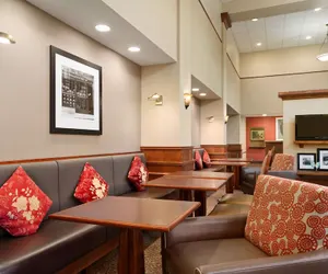 Photo 4 - Hampton Inn & Suites Williamsburg-Central