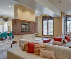 Photo 3 - Hilton Garden Inn Phoenix Airport North