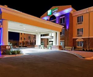 Photo 2 - Holiday Inn Express Hotel & Suites Ozona, an IHG Hotel