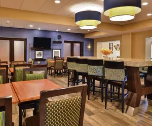 Photo 4 - Hampton Inn Harrisonburg - South