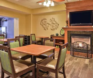 Photo 3 - Hampton Inn Harrisonburg - South