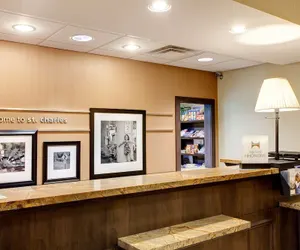 Photo 3 - Hampton Inn & Suites Chicago/St. Charles