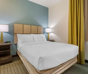 Photo 5 - Candlewood Suites Fort Myers Sanibel Gateway by IHG
