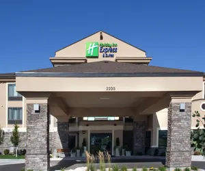 Photo 2 - Holiday Inn Express & Suites Logan