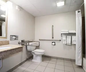 Photo 5 - Holiday Inn Express & Suites Meriden by IHG