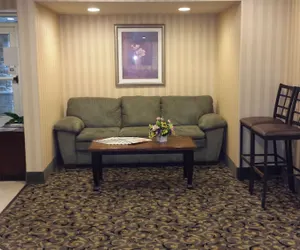 Photo 5 - Cobblestone Inn & Suites - Brillion