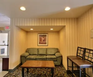 Photo 4 - Cobblestone Inn & Suites - Brillion