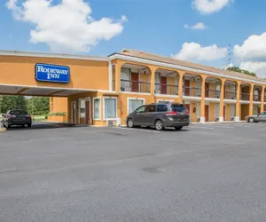 Photo 2 - Rodeway Inn