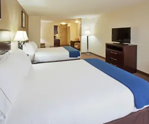 Photo 4 - Holiday Inn Express Hotel & Suites Merced, an IHG Hotel