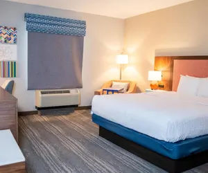 Photo 4 - Hampton Inn Gonzales