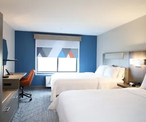 Photo 5 - Holiday Inn Express Hotel & Suites Vancouver Mall by IHG