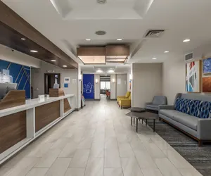 Photo 4 - Holiday Inn Express Hotel & Suites Vancouver Mall by IHG