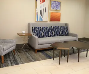 Photo 3 - Holiday Inn Express Hotel & Suites Vancouver Mall by IHG