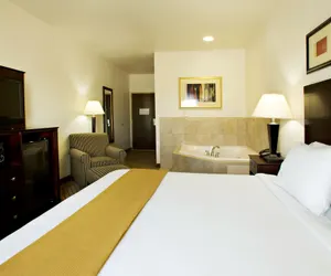 Photo 4 - Holiday Inn Express & Suites Childress, an IHG Hotel