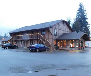 Photo 2 - Packwood Inn