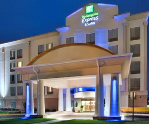 Photo 2 - Holiday Inn Express Hotel & Suites Fredericksburg by IHG