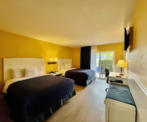 Photo 2 - Monterey Bay Lodge