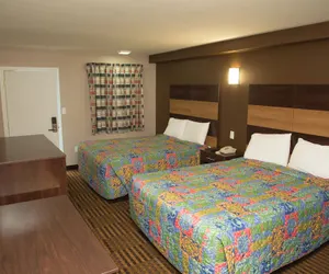 Photo 5 - Executive Inn
