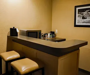 Photo 5 - Heritage Inn