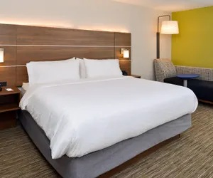 Photo 4 - Holiday Inn Express & Suites Ottumwa by IHG