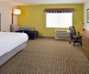 Photo 5 - Holiday Inn Express And Suites Ottumwa, an IHG Hotel