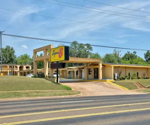 Photo 2 - Super 8 by Wyndham Palestine
