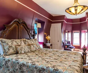 Photo 3 - The Bevin House Bed & Breakfast