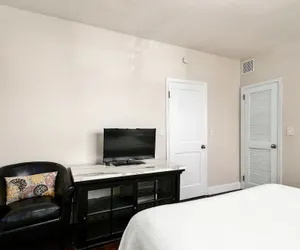 Photo 5 - 2 bedroom 2 bath apt in South Beach