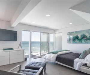 Photo 2 - Malibu Ocean Front Villa