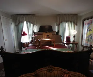 Photo 5 - Sunnyside Bed & Breakfast