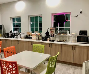 Photo 5 - Americas Best Value Inn Houston Willowbrook