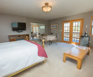 Photo 4 - Brookside Bed & Breakfast