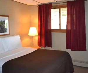 Photo 3 - AJ's Lodge and Oven