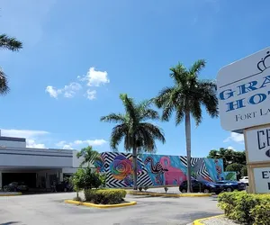 Photo 2 - Fort Lauderdale Grand Hotel