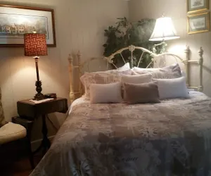 Photo 3 - Pineapple Hill Inn Bed & Breakfast