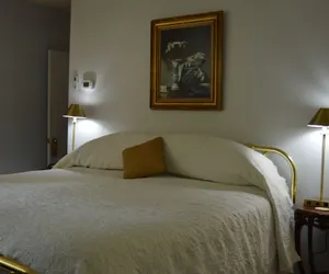 Photo 5 - Inn the Woods Bed and Breakfast