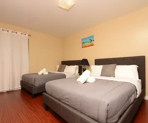 Photo 3 - Hollywood Luxury Double bedrooms