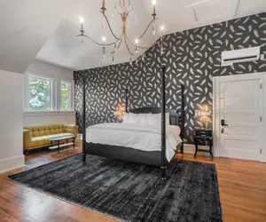 Photo 4 - Graystone Inn