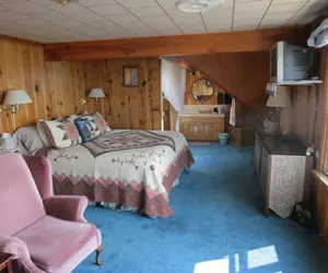 Photo 3 - Breyhouse B&B Inn
