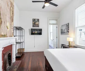 Photo 3 - Vibrant Uptown Condos