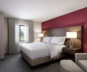 Photo 4 - Staybridge Suites IAH Airport East by IHG