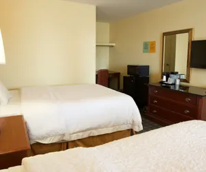 Photo 5 - Highlander Motel