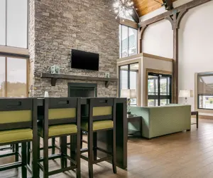 Photo 4 - Quality Inn