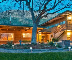 Photo 2 - Boise Hillside Suites