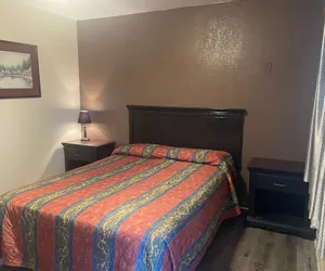 Photo 4 - Colton Motel