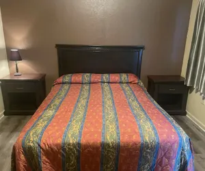 Photo 3 - Colton Motel