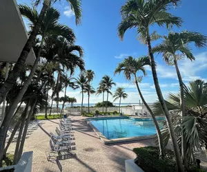 Photo 2 - Casablanca Miami Beach