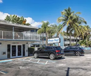 Photo 2 - Ocean Reef Hotel