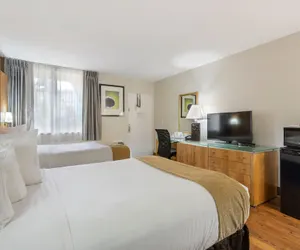Photo 4 - Ocean Reef Hotel